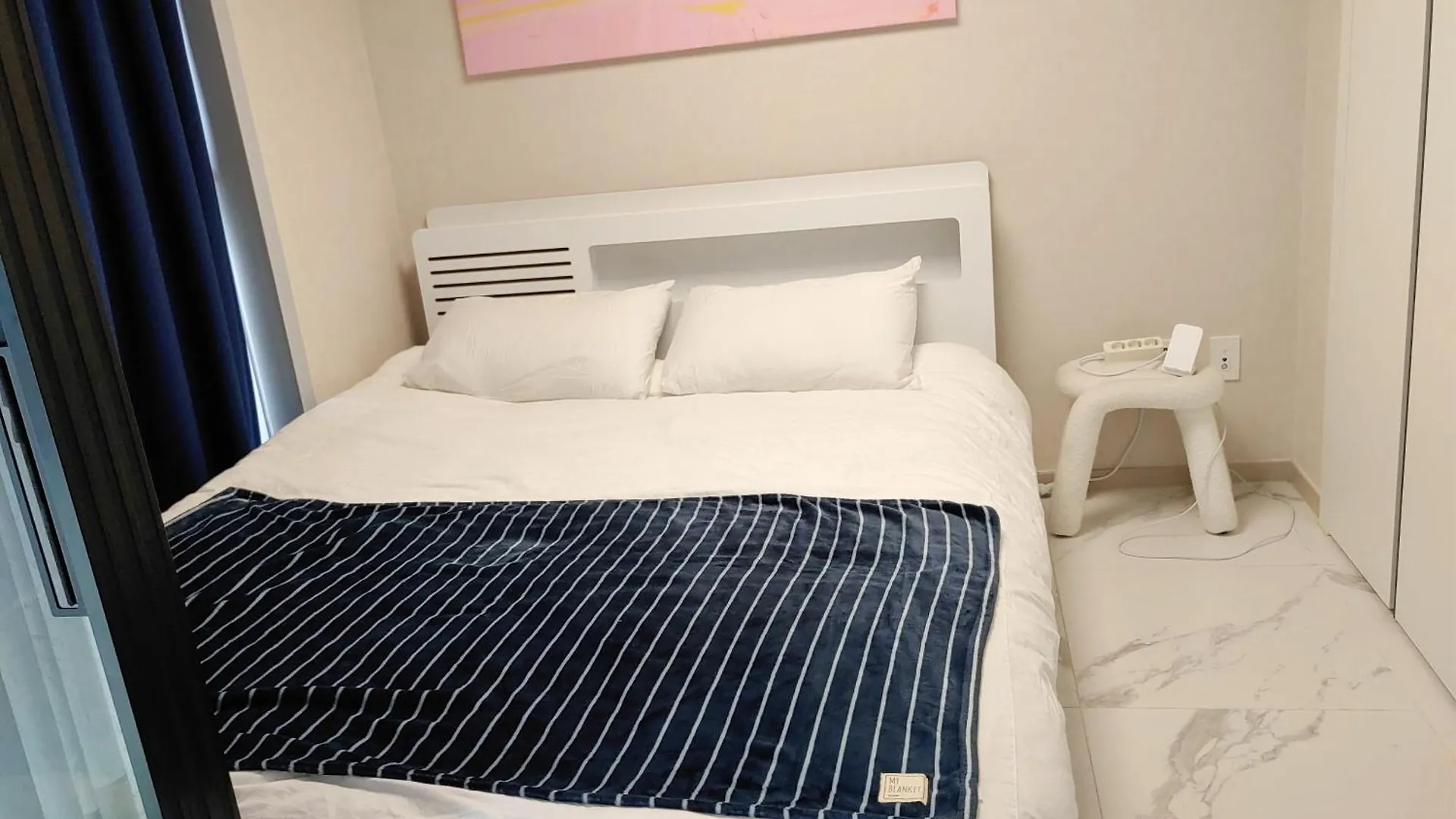 Duval County In Seoul Apartman
